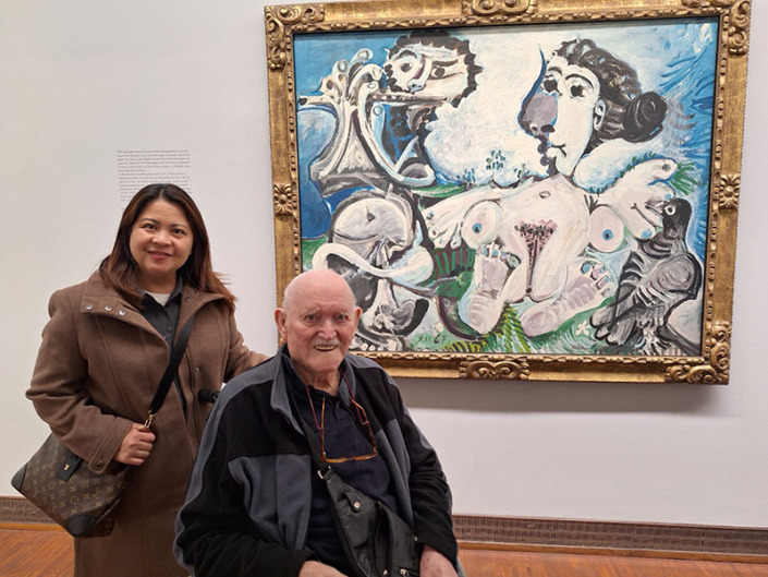 Bewohner*innen der Pflege Innerfavoriten beim Besuch der Chagall Ausstellung