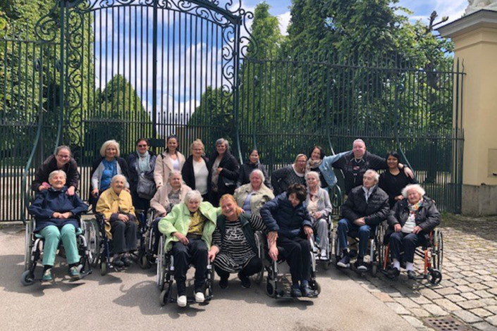 Pflege Baumgarten, Zooausflug, Gruppenfoto