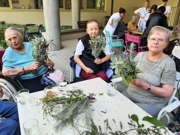 Pflege Rudolfsheim Fünfhaus, Kräuterbuschen binden