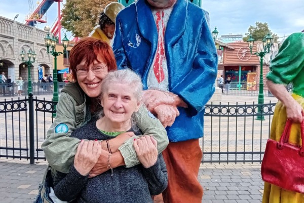 Rickscha-Fahrt im Prater, Bewohnerinnen und Begleiterin
