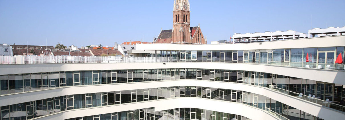 Hofansicht der Pflege Rudolfsheim Fünfhaus