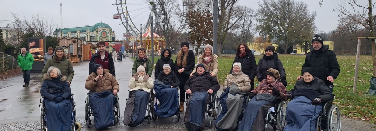 Pflege Donaustad, Adventmarkt im Prater, Gruppenfoto