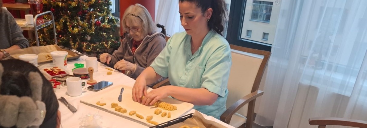 Pflegewohnhaus Meidling Kekse backen mit Bewohnern