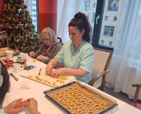 Pflegewohnhaus Meidling Kekse backen mit Bewohnern