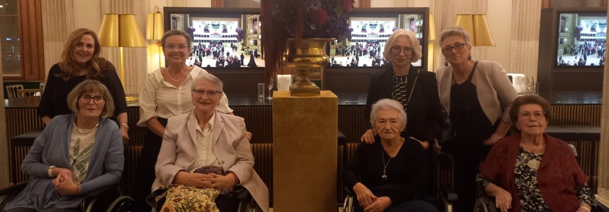 Pflege Innerfavoriten, Opernball-Ausflugsgruppe